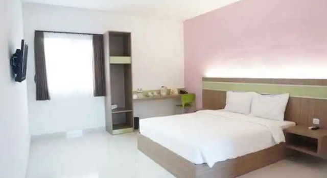 Rumah Cassa Guest House by Airyrooms, Book Guesthouse Guest Houses in Sukolilo, Guesthouse