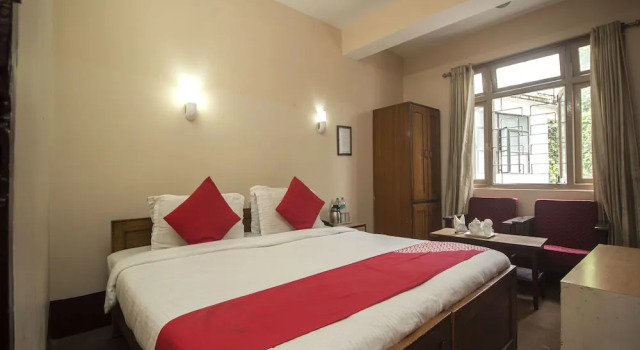 Standard double chambre Keswani Group Hotel White Mountain - 200 Metres From MG Marg
