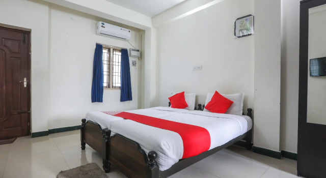 Люкс Standard OYO 65828 Pondy Guest House