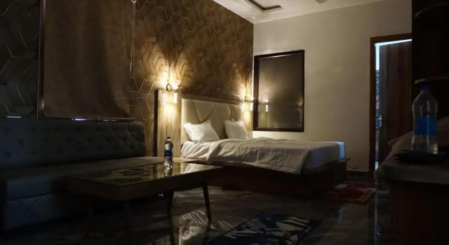 Люкс Hotel B P Emerald, Mathura