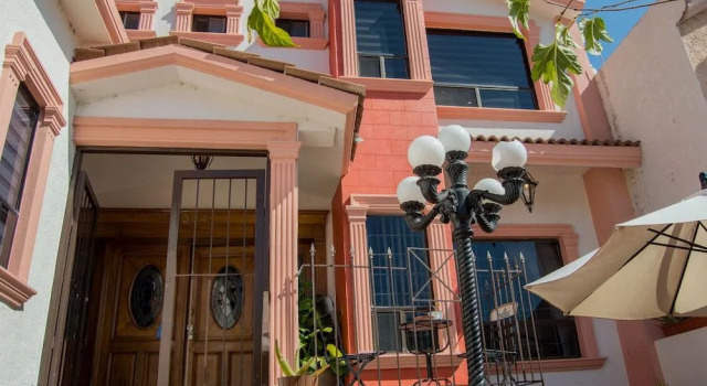 Paqui Bed & Breakfast