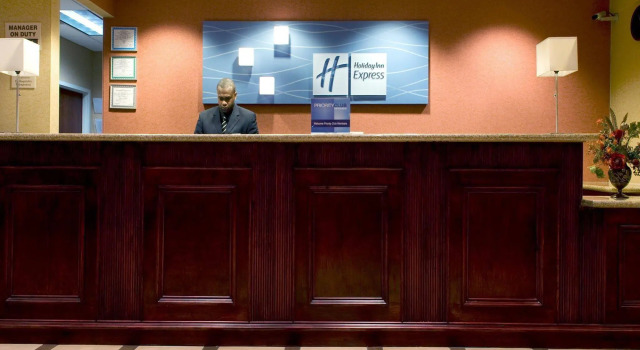 Holiday Inn Express Hotel & Suites DFW Airport South by IHG