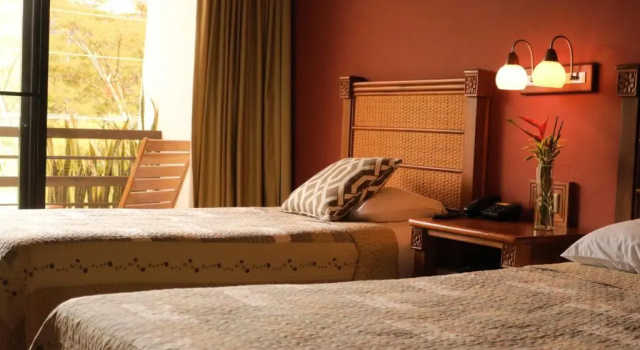 Трёхместный номер Standard Hotel Ladera