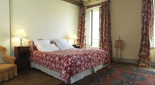 La Maison Jeanne D'arc, Rezerwuj Hotel Saint-Fargeau 