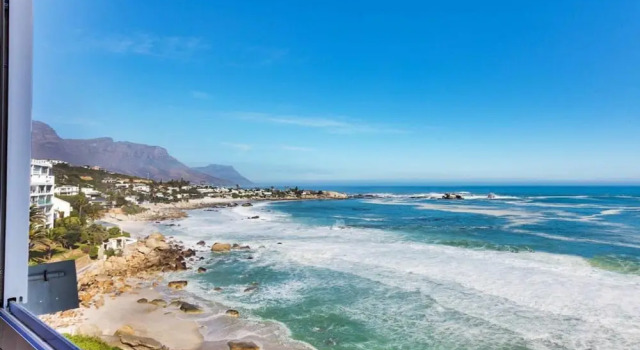 Апартаменты Clifton Apartment w Direct Beach Access Marella