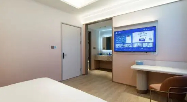 Люкс Deluxe HanTing Hotel (Yangquan North Railway Station Jinlong Street)