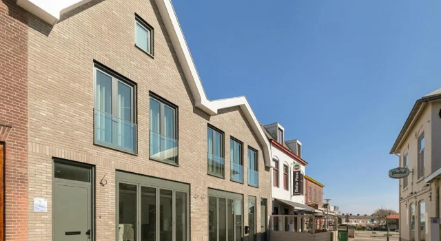 DRL08 Luxury apartment with sauna in centre, Book Apartment Domburg 