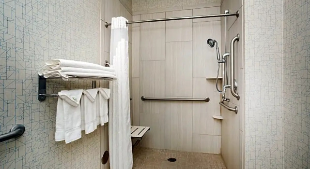Люкс Standard Holiday Inn Express & Suites Ft Collins by IHG