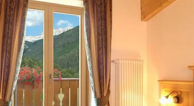 Семейный номер Standard с балконом Hotel Garnì La Soldanella