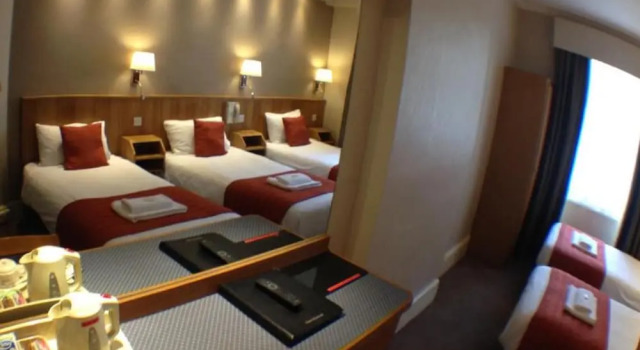 Трёхместный номер Standard Columbus Hotel