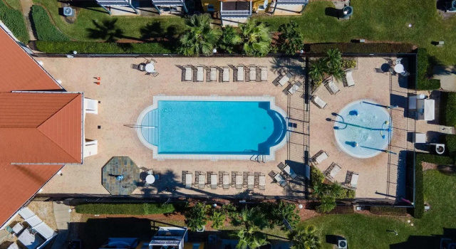 Cozy Family 3BR Townhouse Perfect Stay for 6 Guests, Rezerwuj Apartament Hotele w Kissimmee z parkingiem, Parking