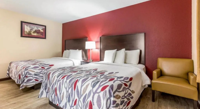 Четырёхместный номер Standard Red Roof Inn Dry Ridge