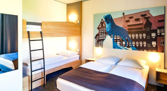 Четырёхместный номер Standard B&B Hotel Braunschweig-City