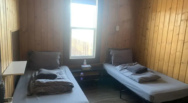 Party Hostel- Canmore Hotel Hostel