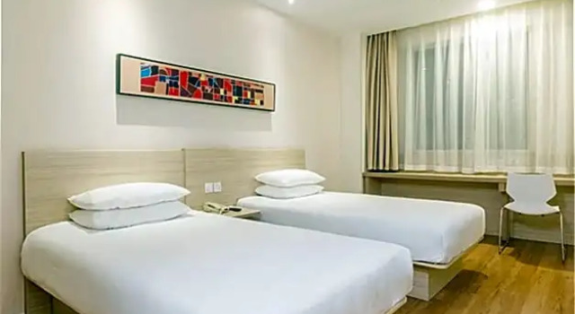 Семейный номер Standard Hanting Hotel Hangzhou West Lake Longjing Road