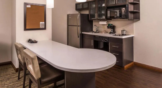 Люкс Candlewood Suites Kansas City by IHG