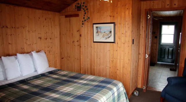 Коттедж c 1 комнатой CARLETON INN & COTTAGES