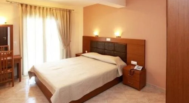 Studios Stefania, Book Hotel Chrisi Akti 