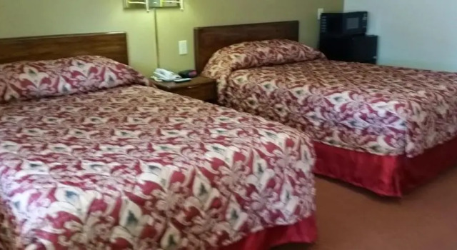 Travelers Inn, Buchen Sie Gasthaus New Martinsville 