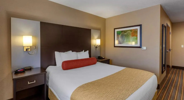 Номер Standard Best Western Plus Woodstock Inn & Suites