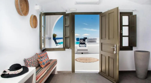 Полулюкс Amity Suites