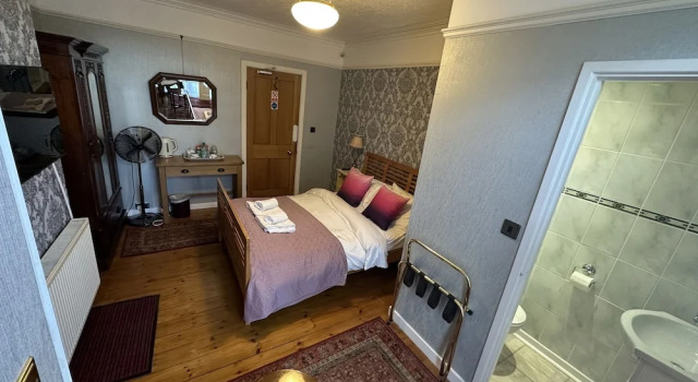 Harry's Bed and Breakfast, Varaa Hotelli Cambridge Britannia, lähellä Trinity College Cambridge