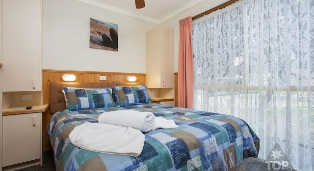 Номер Deluxe с 2 комнатами с видом на озеро Lake Fyans Holiday Park