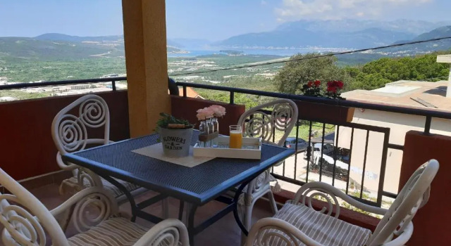 Apartman Macic Dub II, Book Lejlighed Hoteller i Kotor Riviera med parkering, Parkering