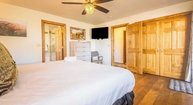 Hot Tub, Fire Pit, Game Room, Large Deck, Views Angels Camp Lodge by Avantstay