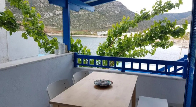 Апартаменты Beachfront studio apartment with incredible views