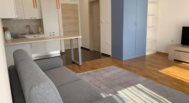 StatusComplex138, Book Hotel Becici 