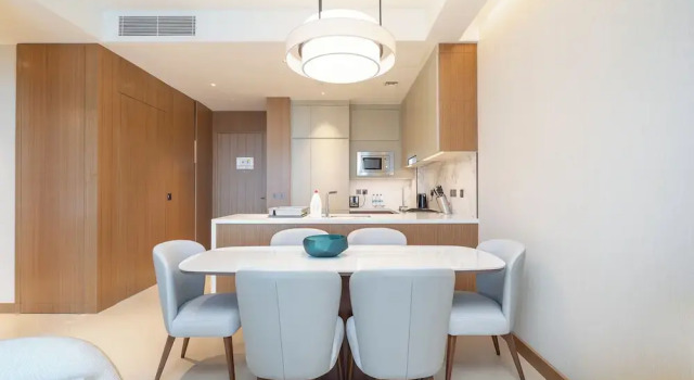 Апартаменты Address Residences Dubai Opera - Burj Khalifa City Views 1, 2, & 3-Bedroom Apartment 1 minute walk to Burj Khalifa, Dubai Mall, Dubai Fountain by Heaven Crest