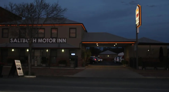 The Saltbush Motor Inn, Забронировать Мини-отель Хэй Riverina