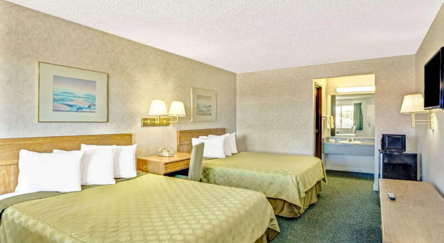 Четырёхместный люкс Days Inn by Wyndham Carson City
