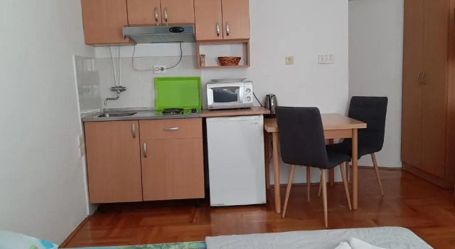 Студия с балконом и с красивым видом из окна Apartmani Abeona