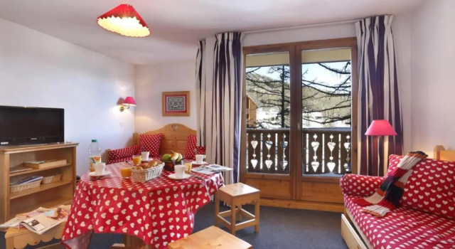 Residence Vega Risoul St3, Prenota Hotel Hotel a Alvernia con parcheggio, Parcheggio