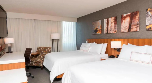 Четырёхместный номер Standard Sonesta Hotel Grand Rapids Airport