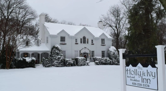 The Holly and Ivy Inn, Book Hotel Newton North Carolina