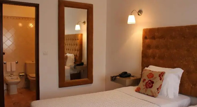 Одноместный номер Standard Hotel Batalha