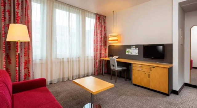 2 Person Holiday Park Home in Neu-isenburg, Забронировать Дом для отпуска Коттеджи Ной-Изенбург, Коттедж