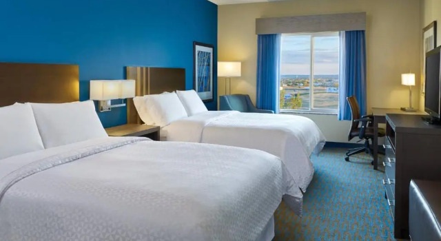 Четырёхместный номер Standard Four Points by Sheraton Williston