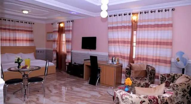 Люкс Grand с балконом Dilida Guest Suites - Guest Room