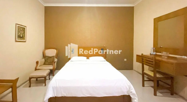 Номер Deluxe Hotel Bandara Asri RedPartner