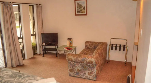 Студия Riverside Motel