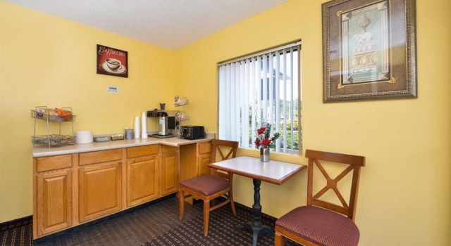Americas Best Value Inn - Fredericksburg North, Buchen Sie Hotel Fredericksburg Virginia