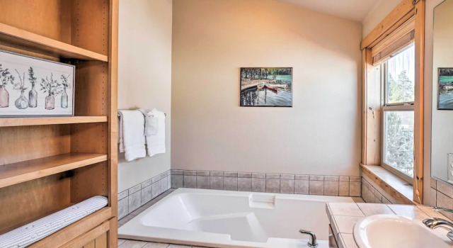 Коттедж с 3 комнатами Family-Friendly Oregon Vacation Home w/ Yard