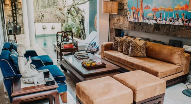 Вилла Mosan House - unique art-filled gem in perfect location a short walk from the beach or Seminyak Square including AC office for remote working