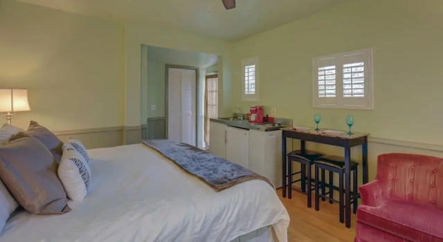 Carlisle Garden Suites