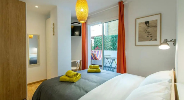 Номер Deluxe City Garden Bed and Breakfast