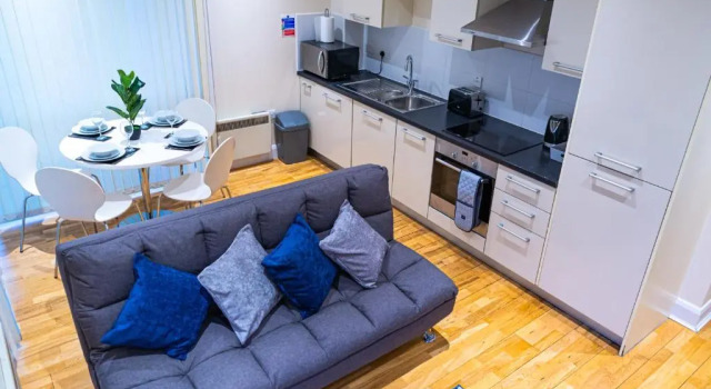 Апартаменты Superior Balcony apartment - Central Croydon *Business travellers* Family & Friends* Contractors*